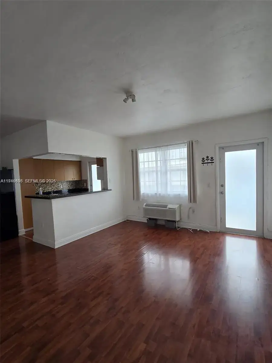 1 bedroom 1 bath Residential Lease for rent at 450 77th St # 8, Miami Beach FL 33141