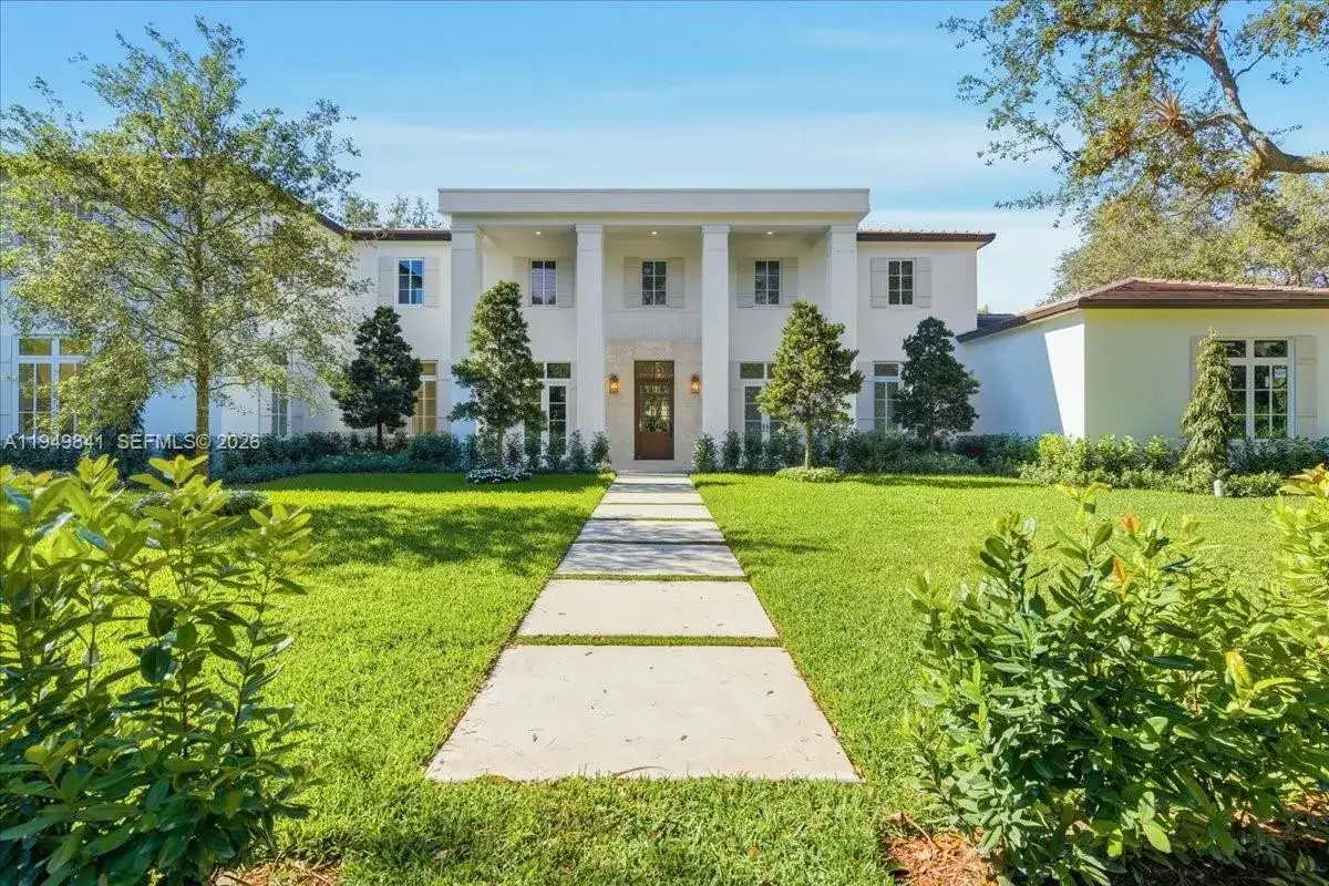 7 bedroom 7 bath Residential for sale at 5940 SW 100th Ter, Pinecrest FL 33156