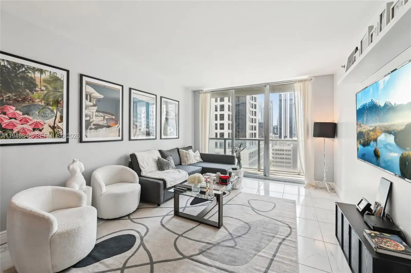 1 bedroom 1 bath Residential for sale at 55 SE 6th St # 1608, Miami FL 33131
