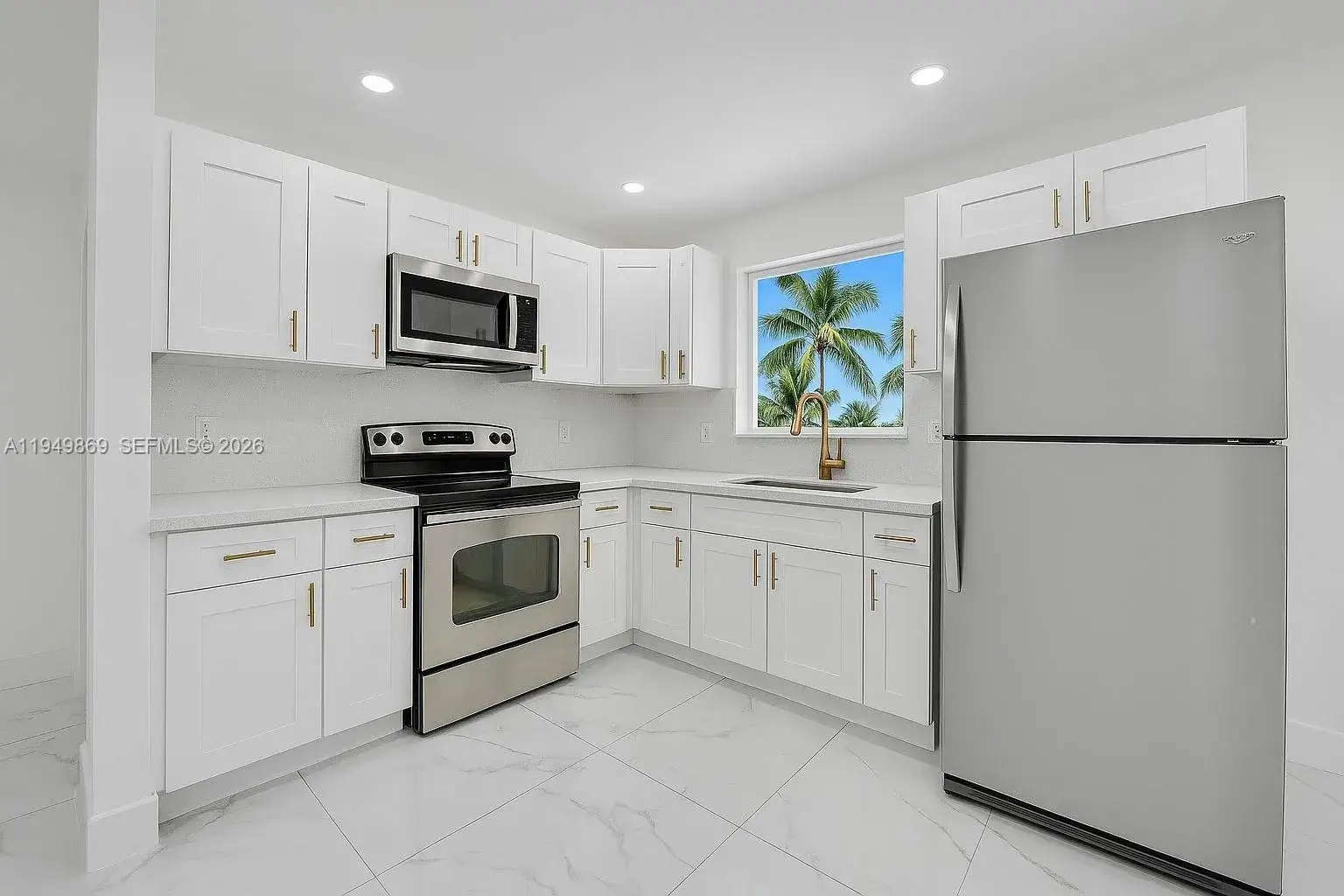 2 bedroom 1 bath Residential Lease for rent at 105 NW 14th Way # 4, Dania Beach FL 33004