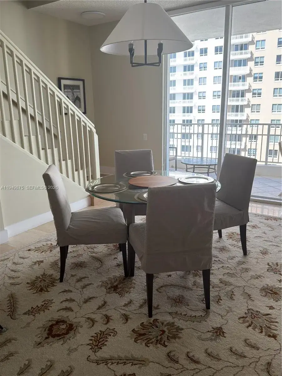 1 bedroom 1 bath Residential Lease for rent at 701 Brickell Key Blvd # 08, Miami FL 33131