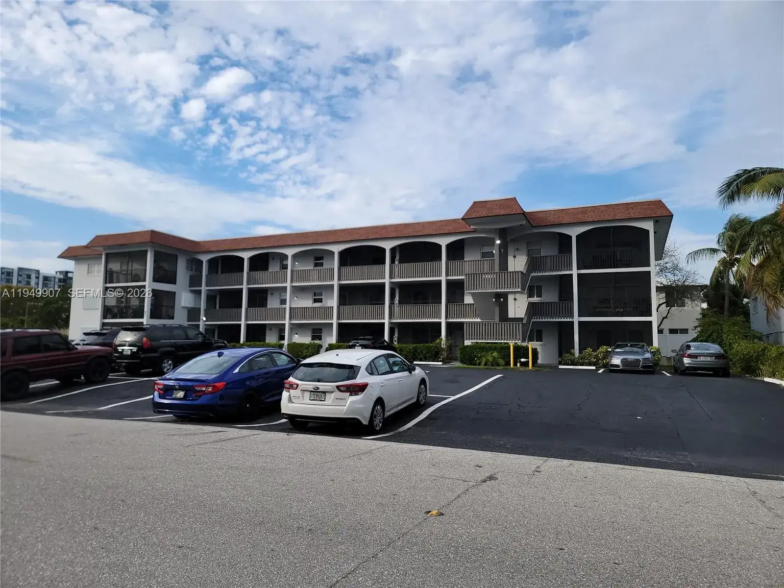 2 bedroom 2 bath Residential for sale at 651 Pine Dr # 110, Pompano Beach FL 33060