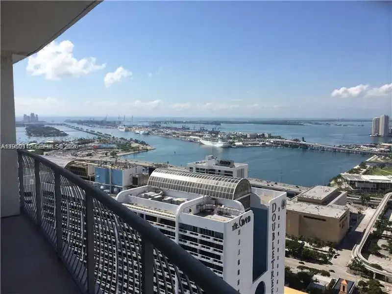 1 bedroom 1 bath Residential for sale at 1750 N Bayshore Dr # 4912, Miami FL 33132