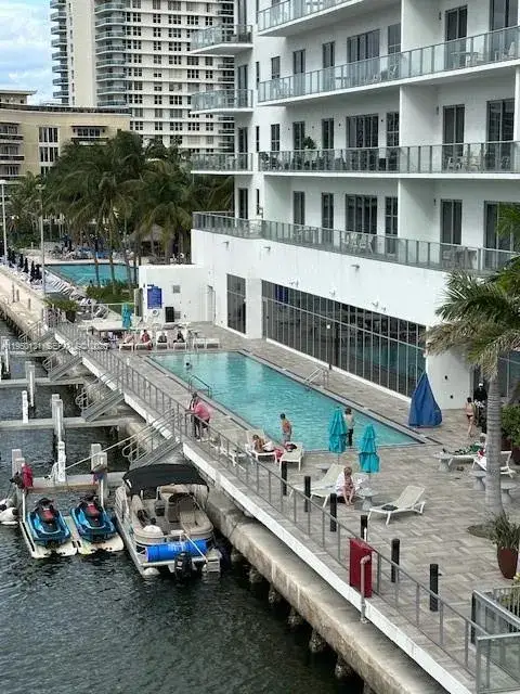 2 bedroom 2 bath Residential for sale at 4010 S Ocean Dr # R2702, Hollywood FL 33019