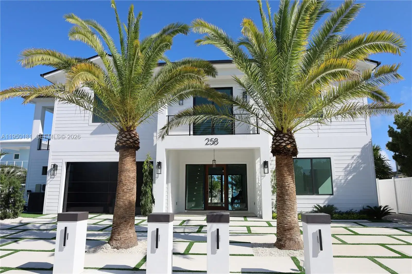6 bedroom 7 bath Residential for sale at 258 Caribbean Dr, Key Largo FL 33037