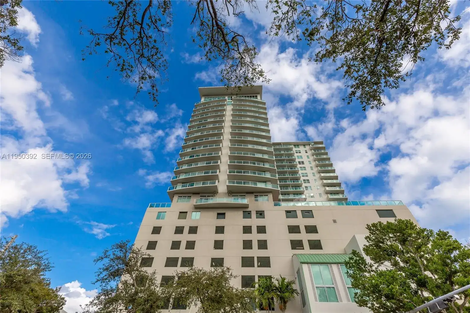 1 bedroom 2 bath Residential for sale at 2889 Mcfarlane Rd # 1812, Miami FL 33133