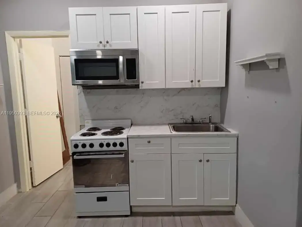 1 bedroom 1 bath Residential Lease for rent at 85 NW 46th St # 2, Miami FL 33127