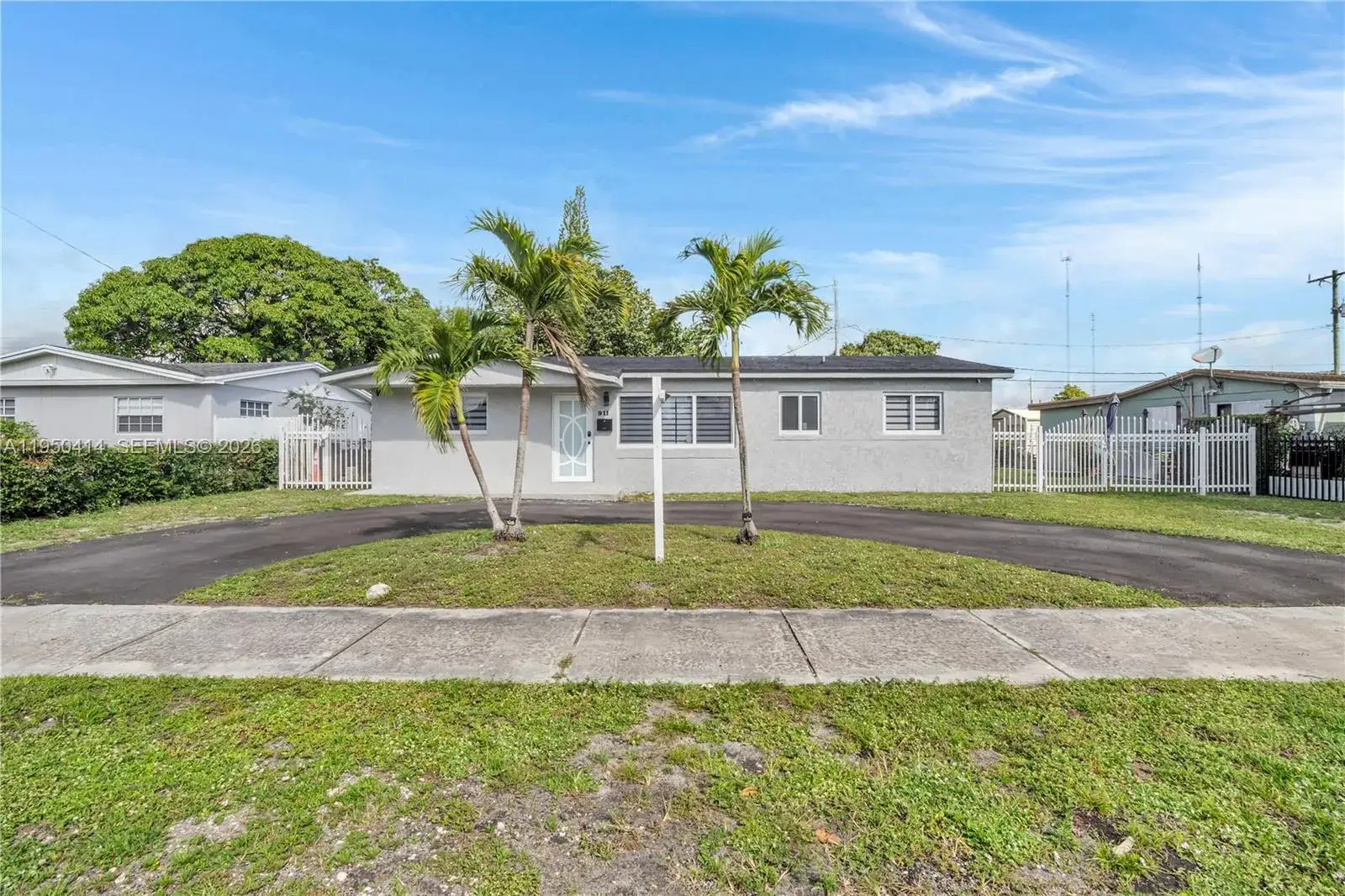 4 bedroom 2 bath Residential for sale at 911 NW 200th Ter, Miami Gardens FL 33169
