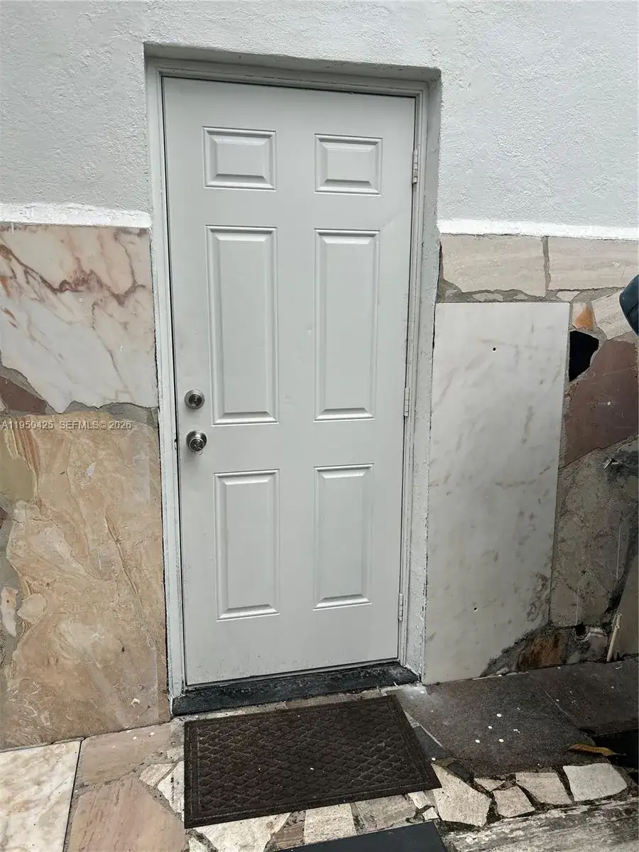 1 bedroom 1 bath Residential Lease for rent at 2300 NW 94th St # 0, Miami FL 33147