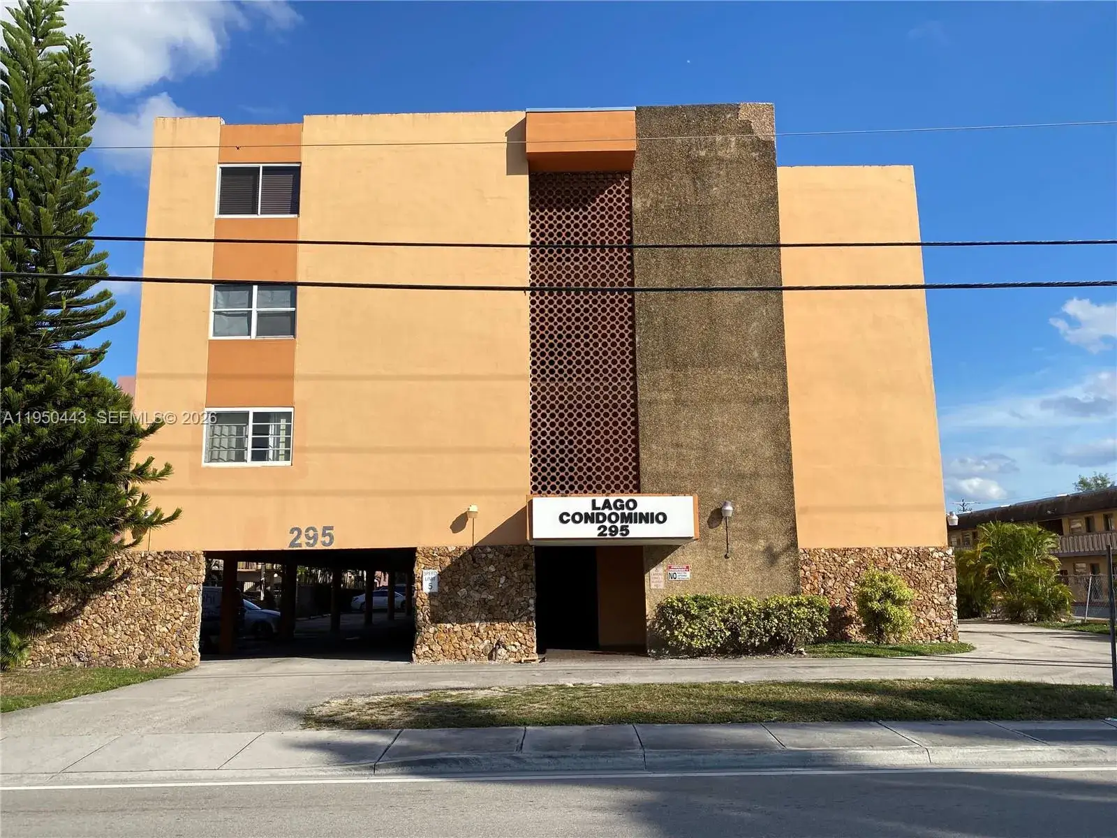 1 bedroom 1 bath Residential for sale at 295 NW 72nd Ave # 304, Miami FL 33126