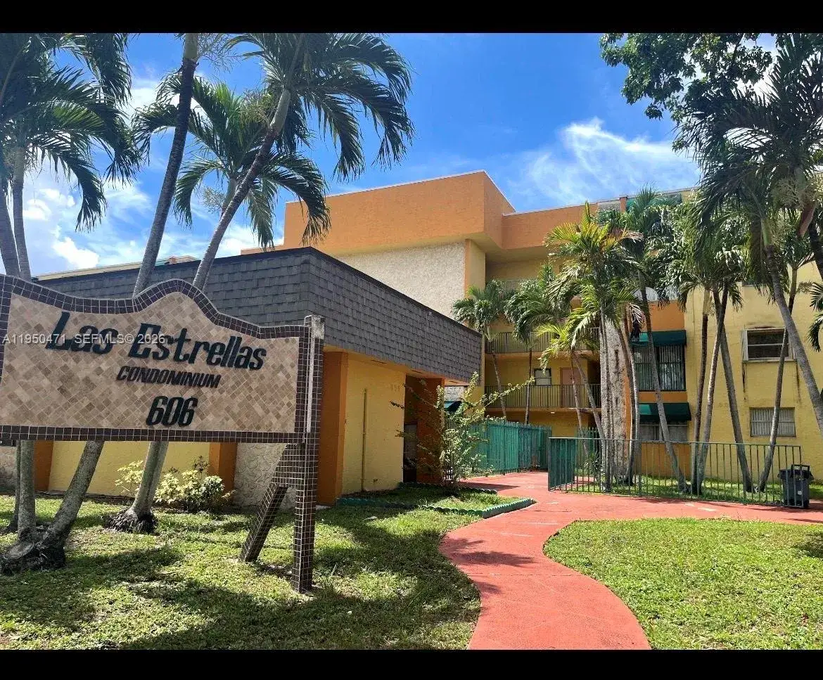 1 bedroom 1 bath Residential for sale at 606 W 81st St # 210, Hialeah FL 33014