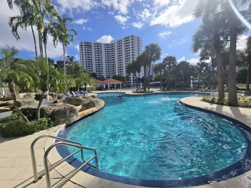 2 bedroom 2 bath Residential for sale at 3300 NE 191st St # 1202, Aventura FL 33180