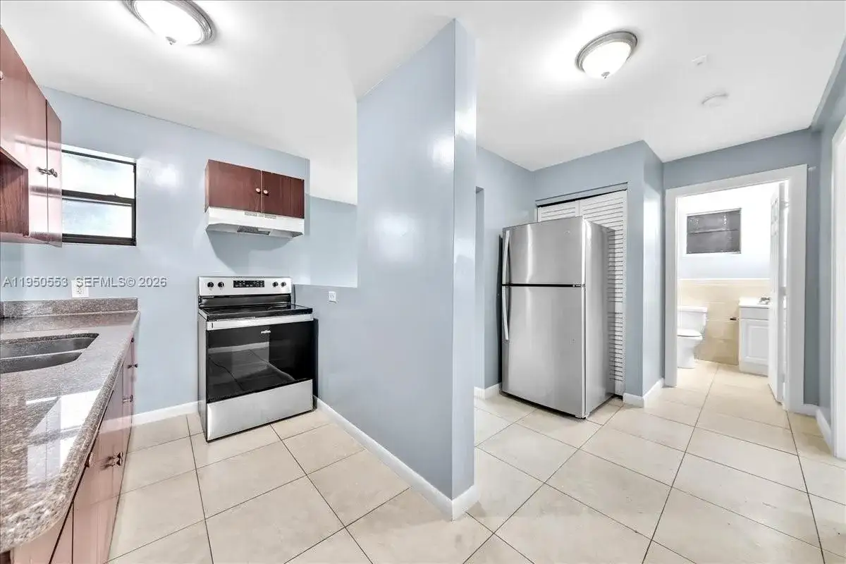 1 bedroom 1 bath Residential Lease for rent at 365 NW 8th St # 202, Miami FL 33136