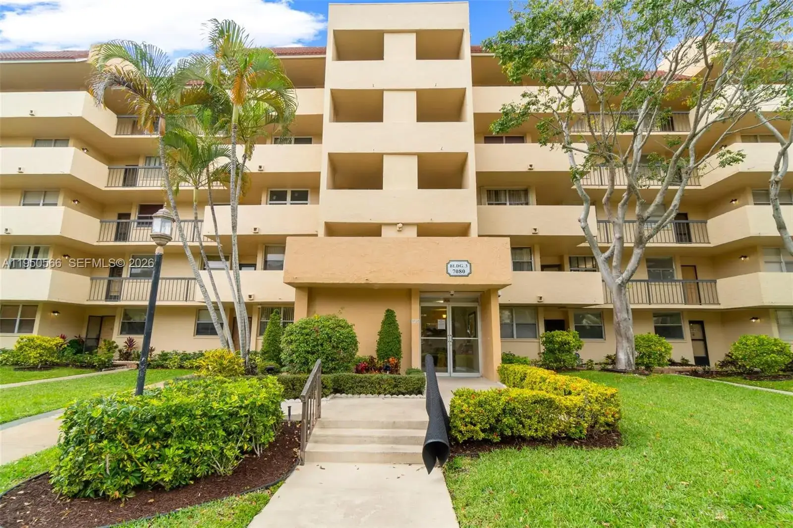 2 bedroom 2 bath Residential for sale at 7080 Environ Blvd # 226, Lauderhill FL 33319