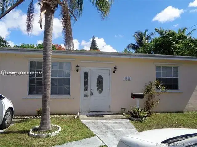 2 bedroom 1 bath Residential Lease for rent at 1925 Thomas St # 1925, Hollywood FL 33020
