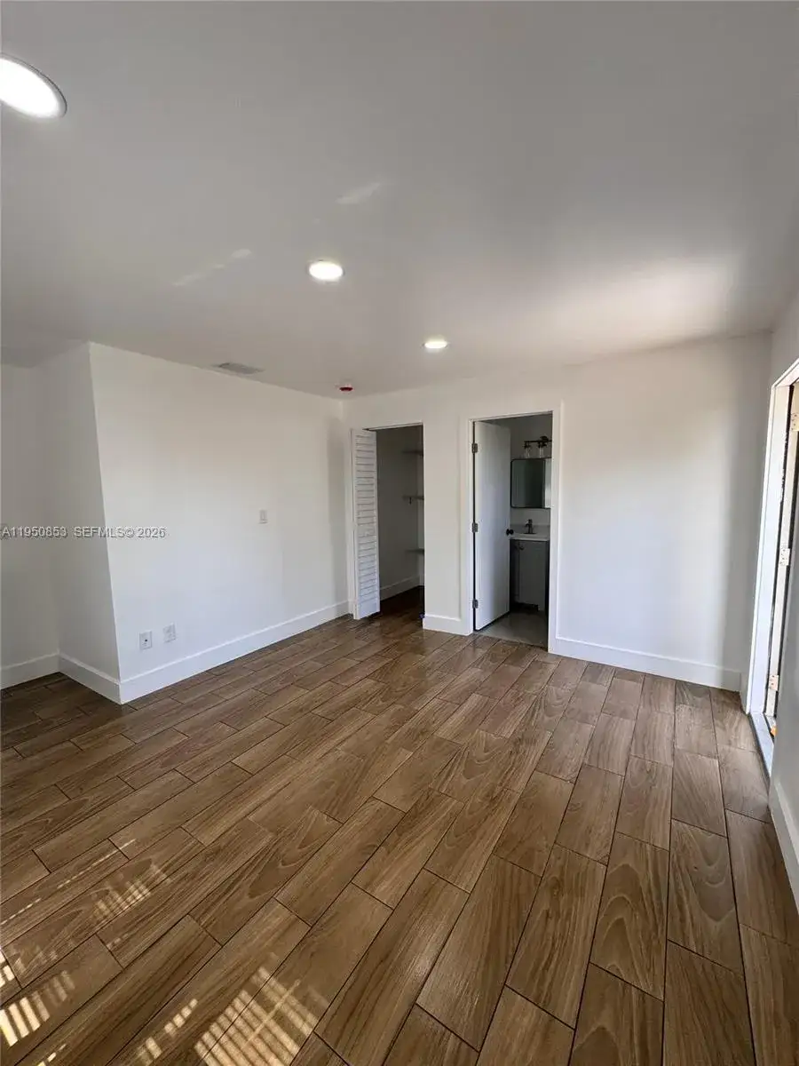 1 bedroom 1 bath Residential Lease for rent at 617 NW 3rd Ave # C, Hallandale Beach FL 33009
