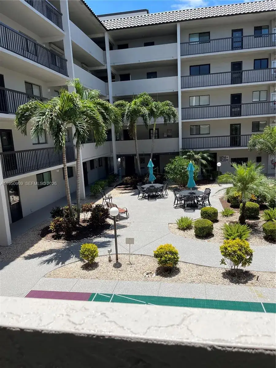 2 bedroom 2 bath Residential Lease for rent at 2121 COLLIER Ave # 215, Fort Myers FL 33901