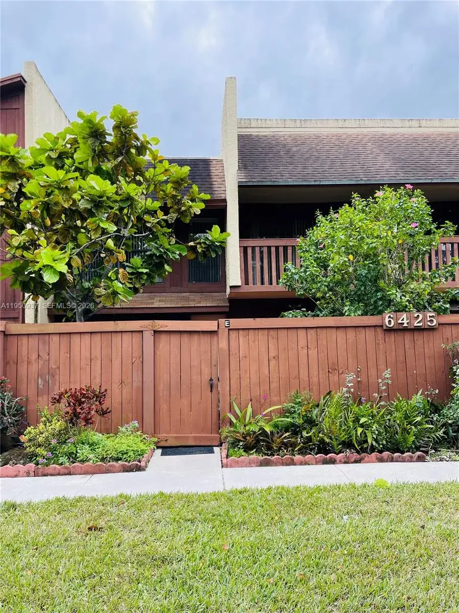 2 bedroom 2 bath Residential Lease for rent at 6425 SW 116th Pl, Miami FL 33173