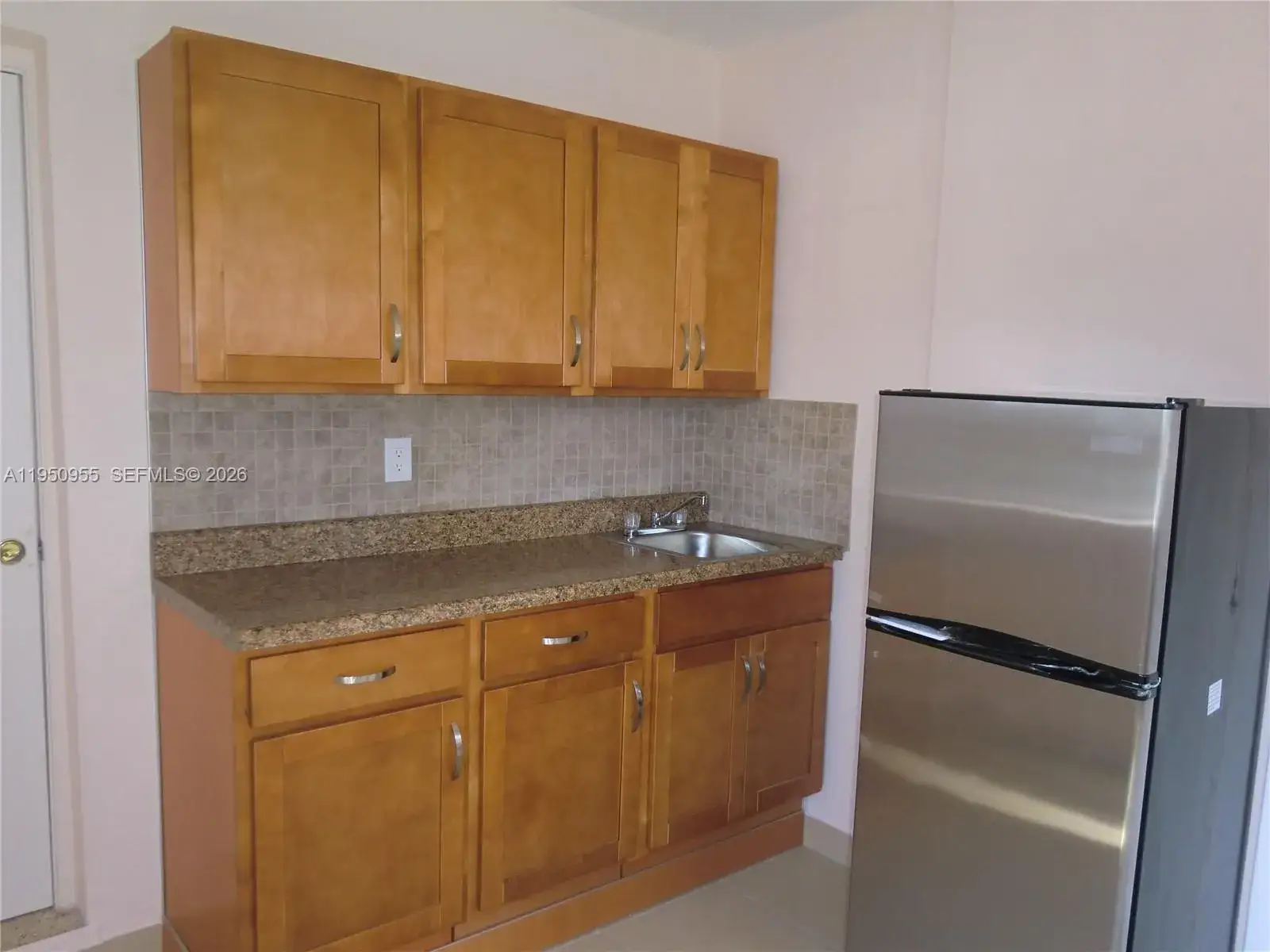 1 bedroom 1 bath Residential Lease for rent at 734 SW 5, Hallandale Beach FL 33009