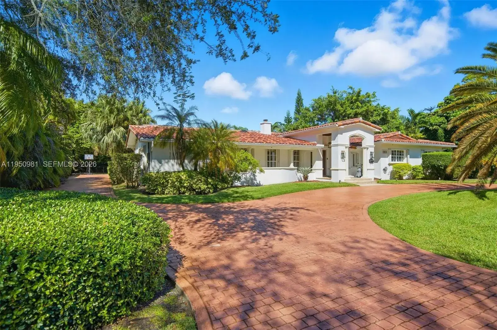 5 bedroom 4 bath Residential for sale at 6801 SW 126th Ter, Pinecrest FL 33156