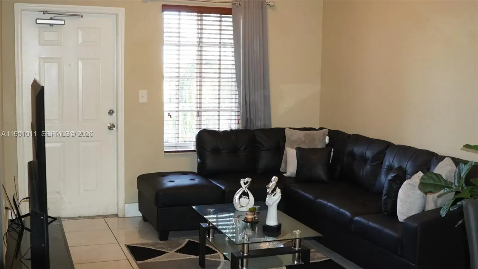 3 bedroom 2 bath Residential for sale at 6940 NW 179th St # 7, Hialeah FL 33015