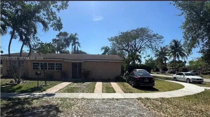3 bedroom 2 bath Residential for sale at 20530 Eagle Nest Rd, Cutler Bay FL 33189