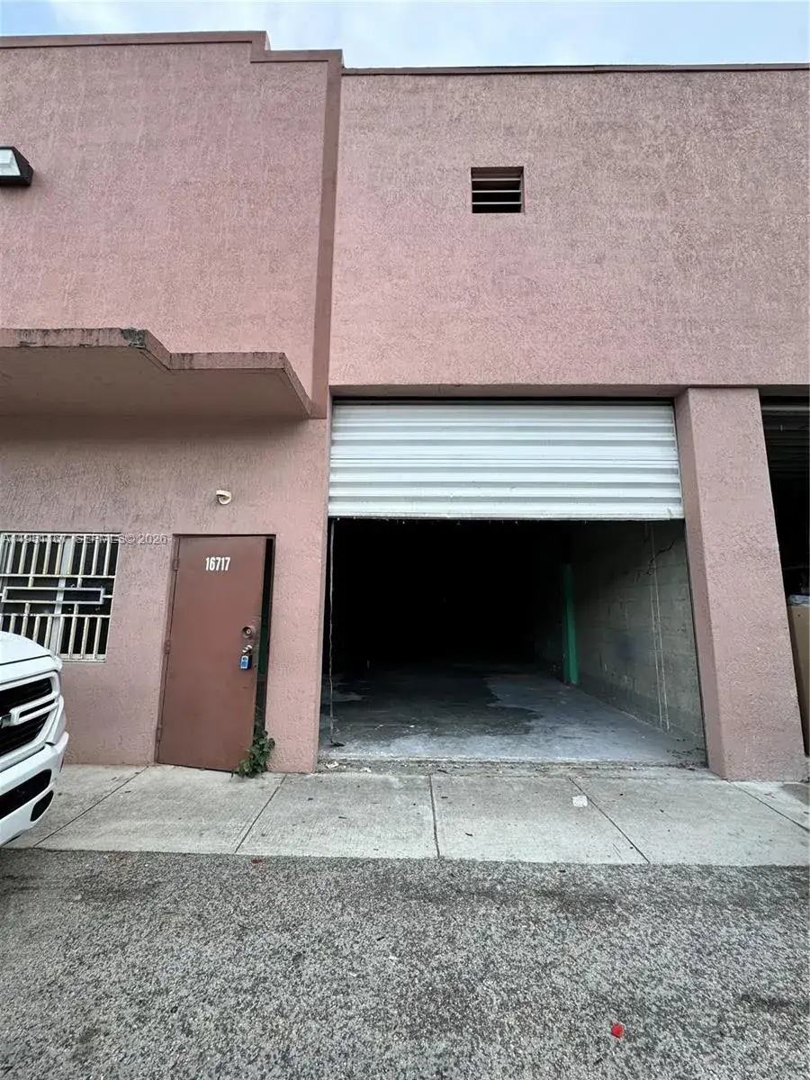 Commercial Sale for sale at 16717 SW 117th Ave # 3F, Miami FL 33177
