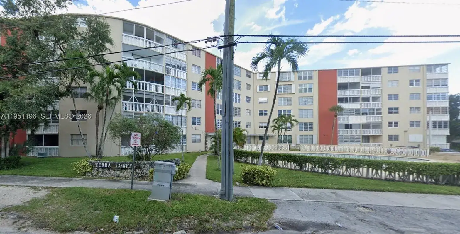1 bedroom 1 bath Residential for sale at 1475 NE 125th Ter # 604B, North Miami FL 33161