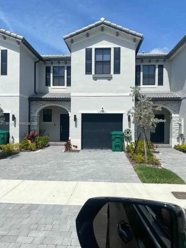 3 bedroom 2 bath Residential for sale at 13101 SW 286th Way, Homestead FL 33033