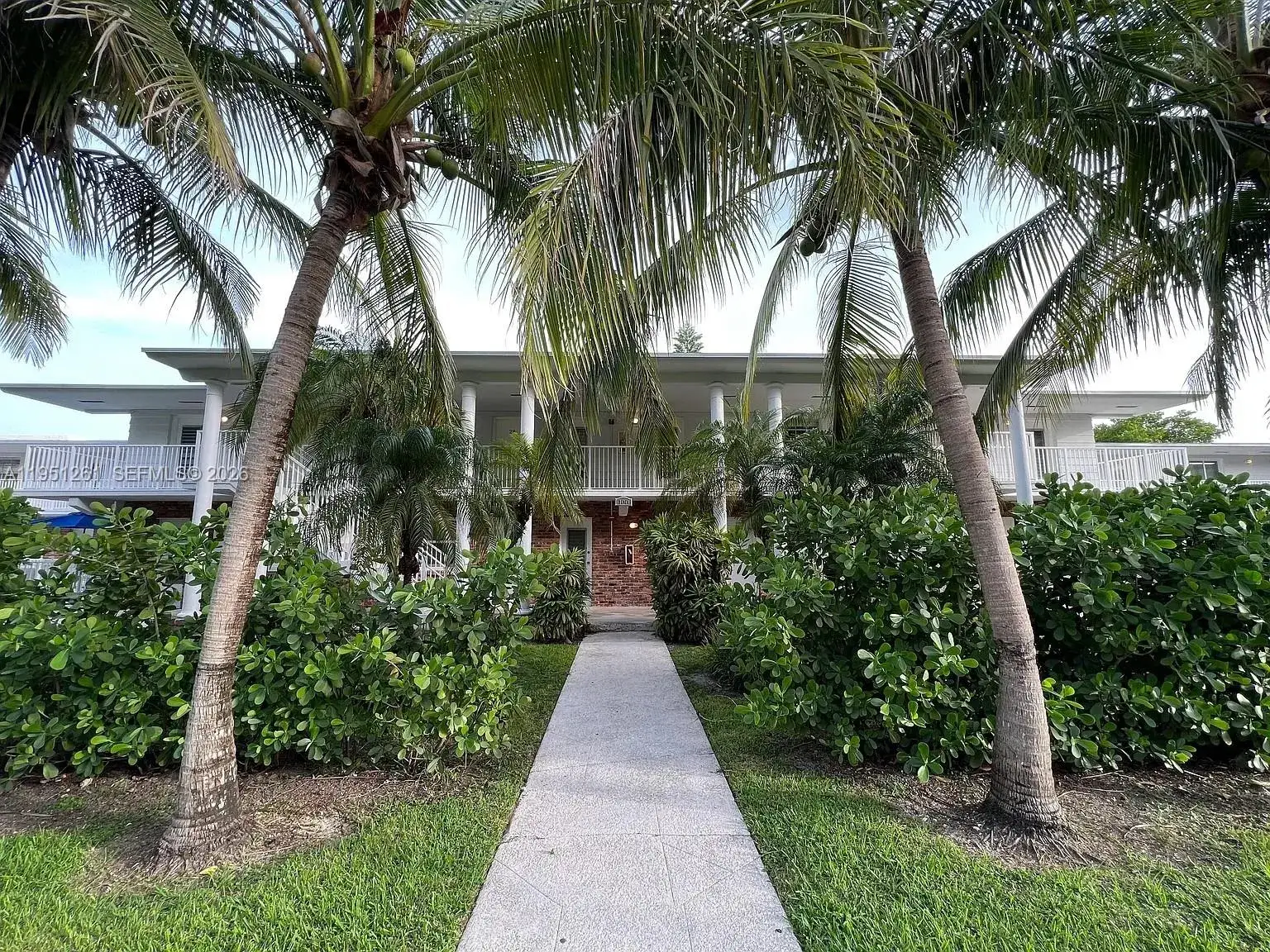 1 bath Residential for sale at 100 Sunrise Dr # 5, Key Biscayne FL 33149