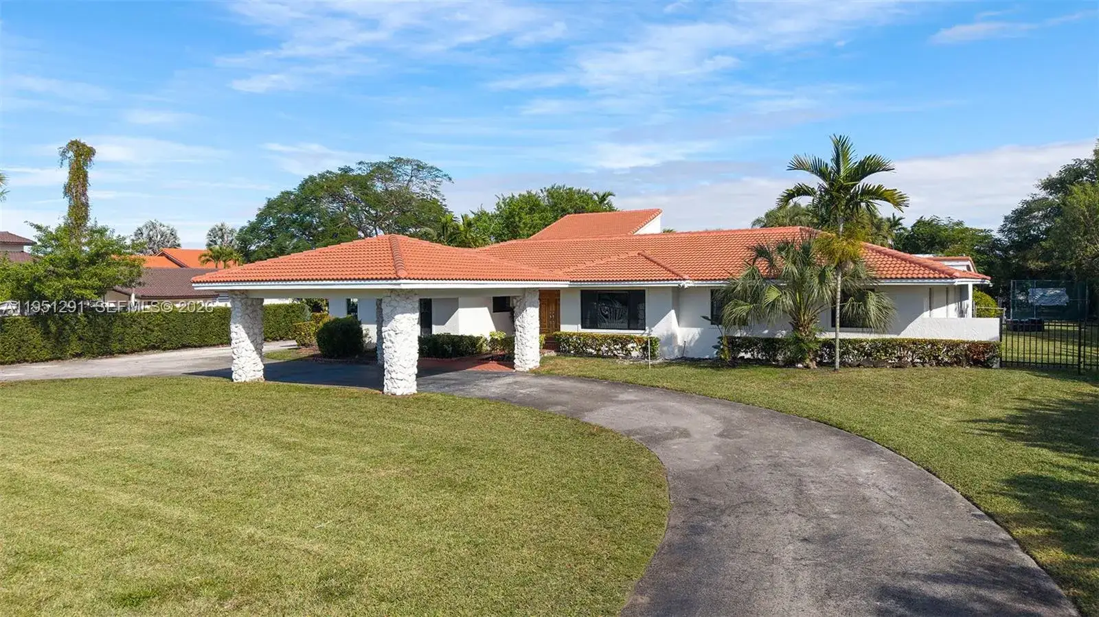 7 bedroom 4 bath Residential for sale at 2701 SW 113th Ave, Miami FL 33165