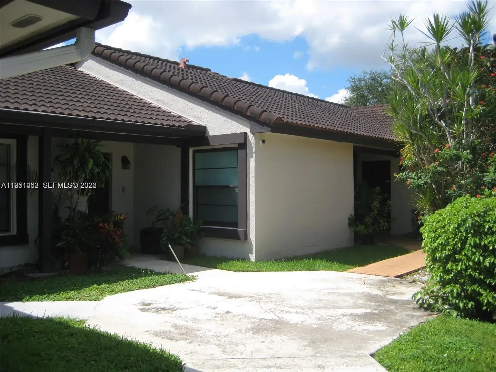 3 bedroom 2 bath Residential for sale at 4850 SW 149th Ct # 15F, Miami FL 33185