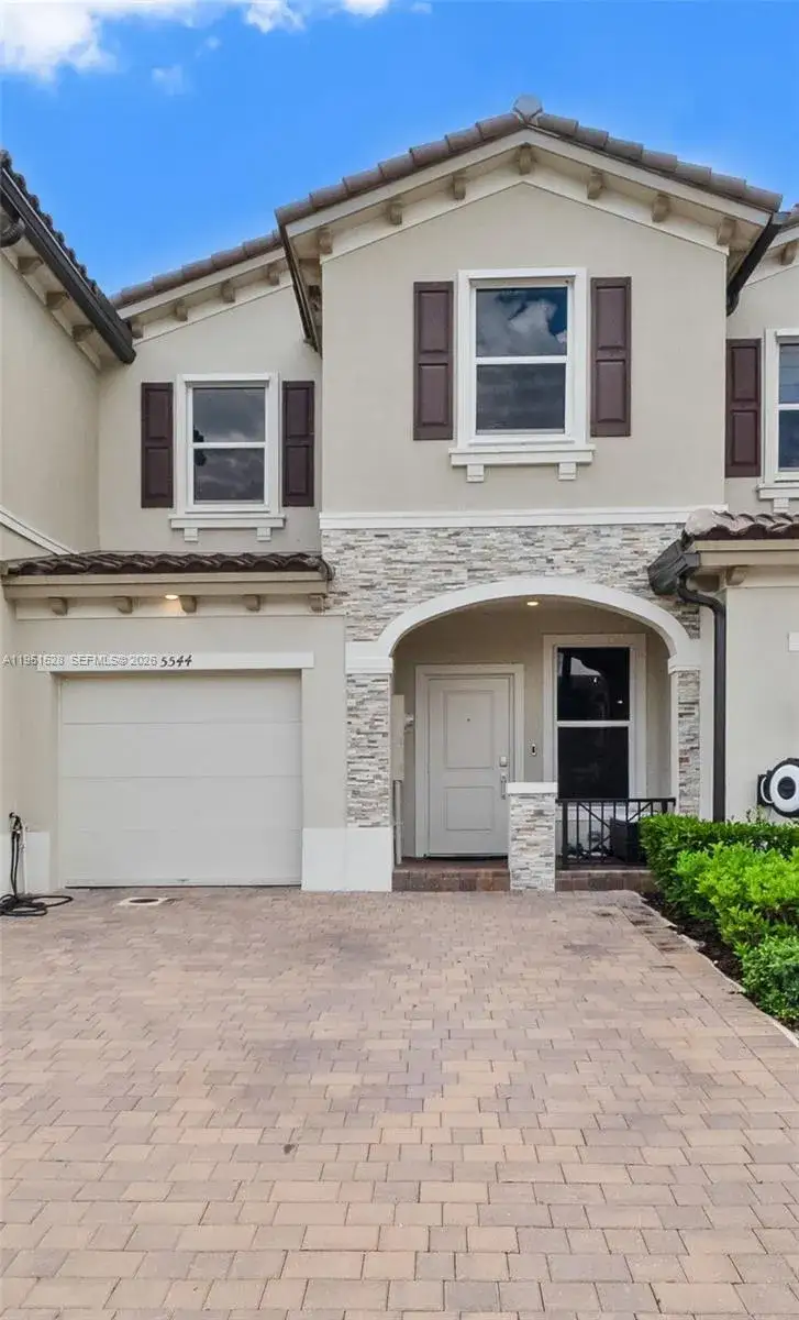 3 bedroom 2 bath Residential for sale at 5544 NW 27th Pl, Lauderhill FL 33313