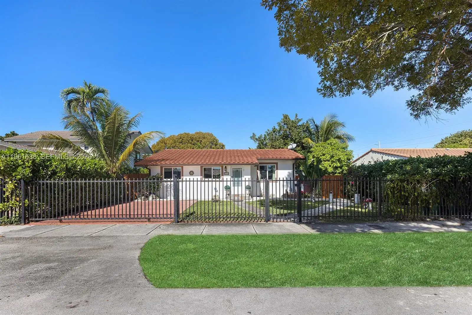 3 bedroom 2 bath Residential for sale at 4331 SW 7th St, Miami FL 33134