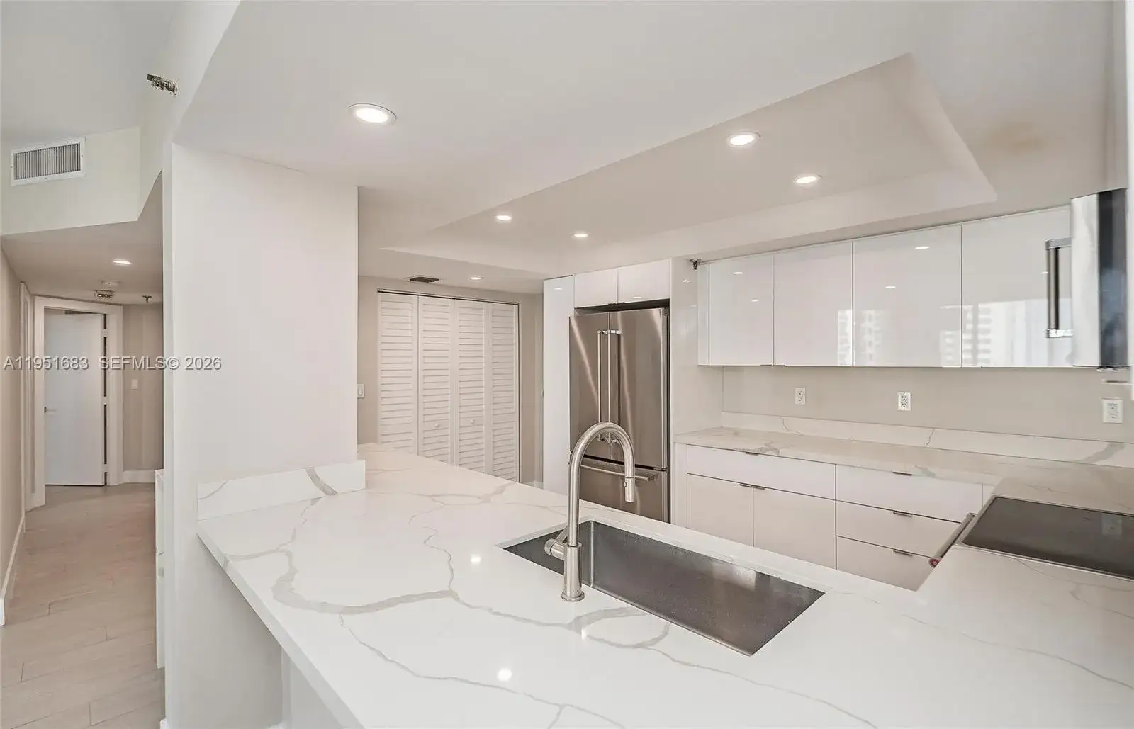 2 bedroom 2 bath Residential for sale at 520 Brickell Key Dr # A1010, Miami FL 33131