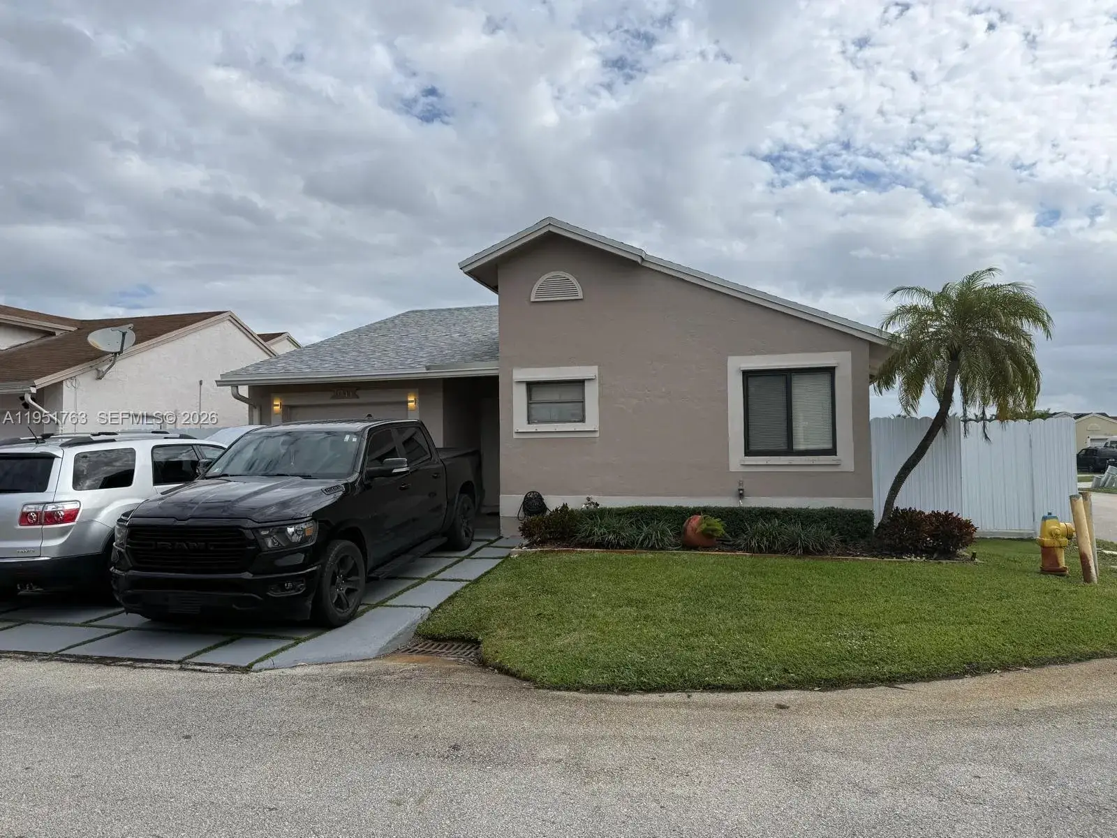 2 bedroom 1 bath Residential Lease for rent at 1041 SW 111th Ave, Pembroke Pines FL 33025