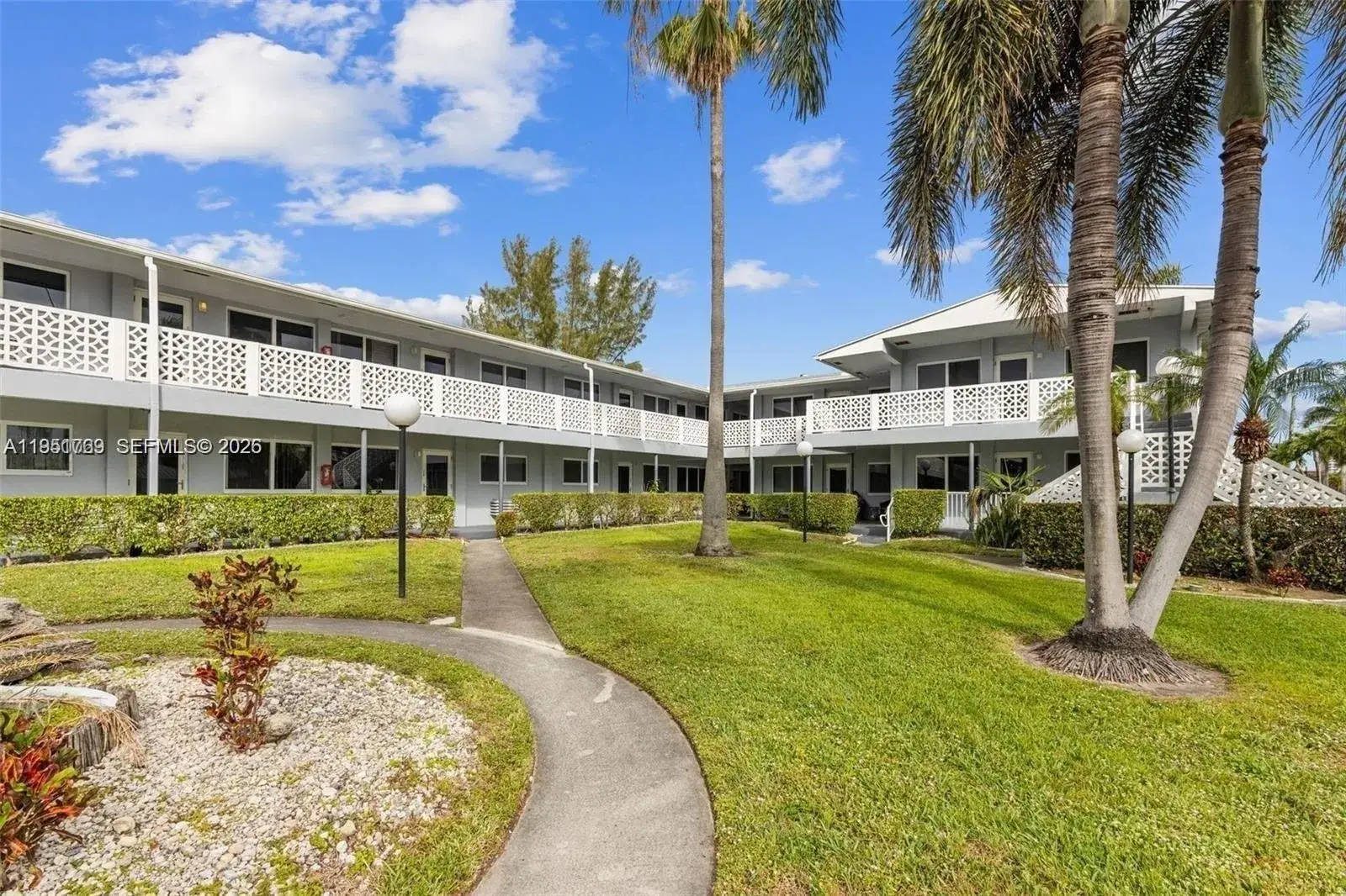 1 bedroom 1 bath Residential for sale at 600 Layne Blvd # 130, Hallandale Beach FL 33009