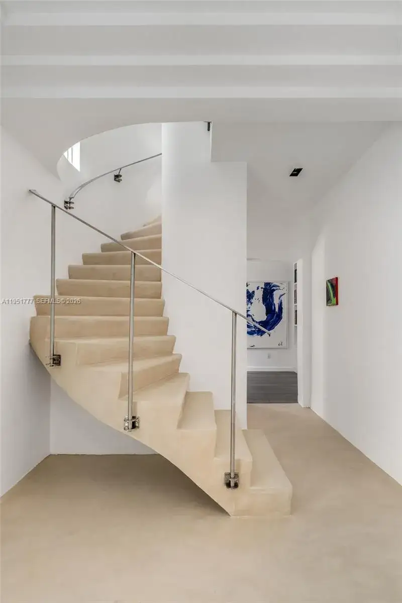 3 bedroom 3 bath Residential for sale at 3325 Pine Tree Dr, Miami Beach FL 33140