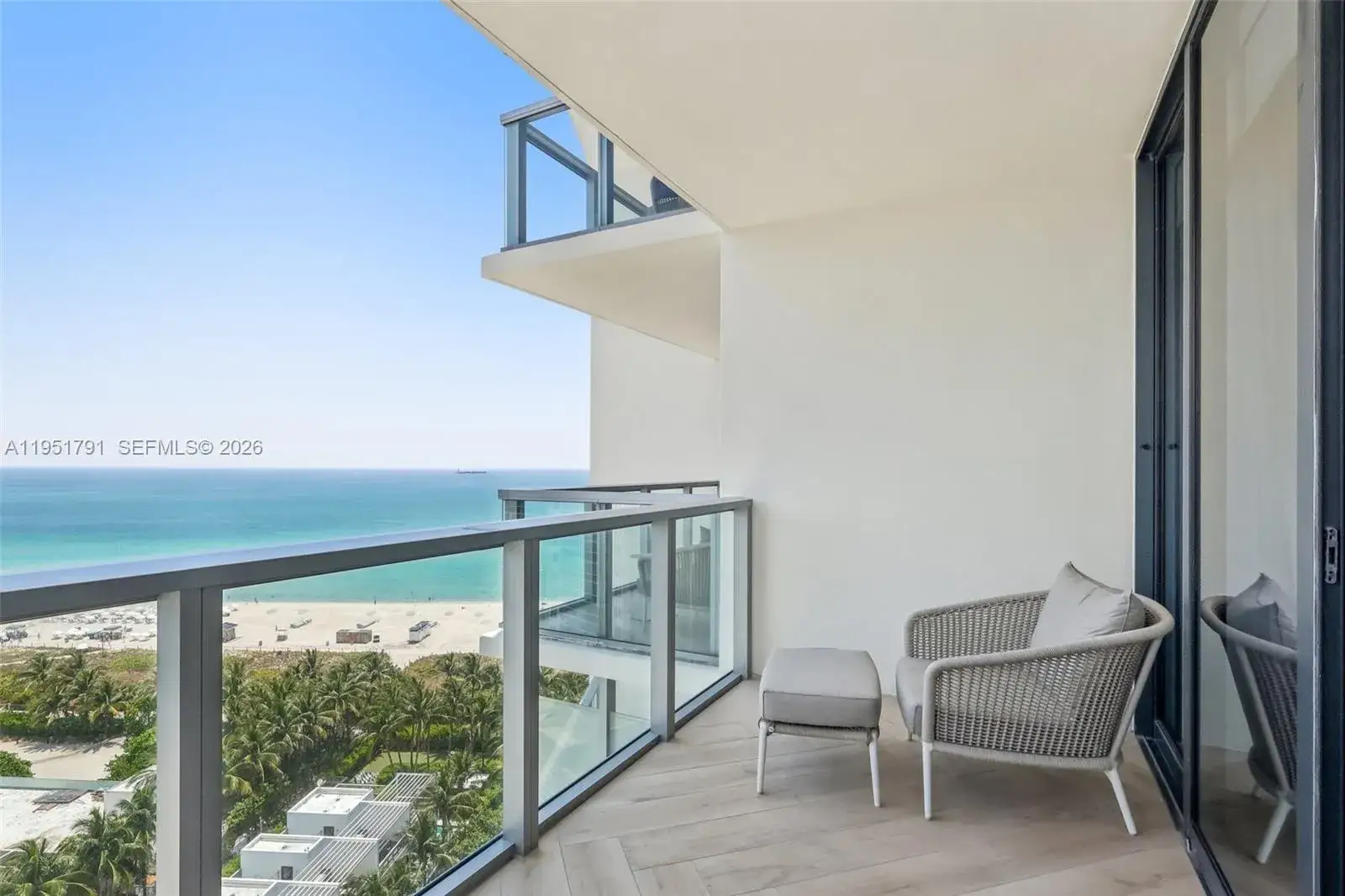 2 bedroom 2 bath Residential for sale at 2201 Collins Ave # 1511, Miami Beach FL 33139