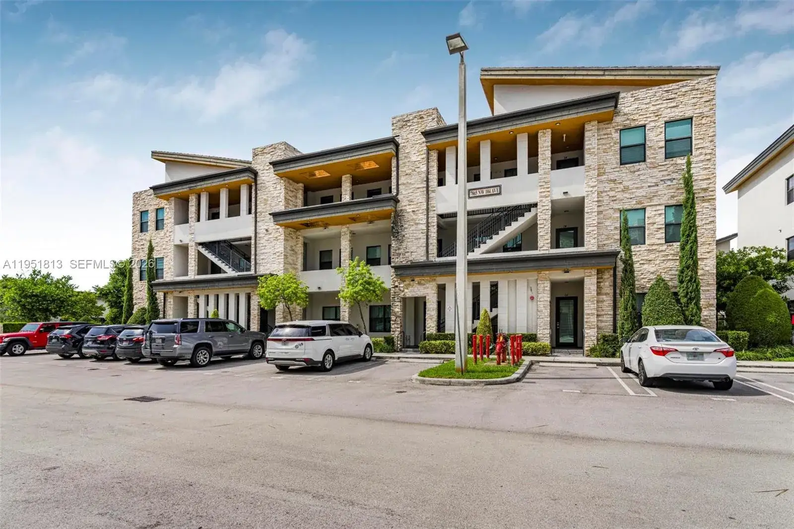 2 bedroom 2 bath Residential for sale at 7865 NW 104th Ave # 33, Doral FL 33178