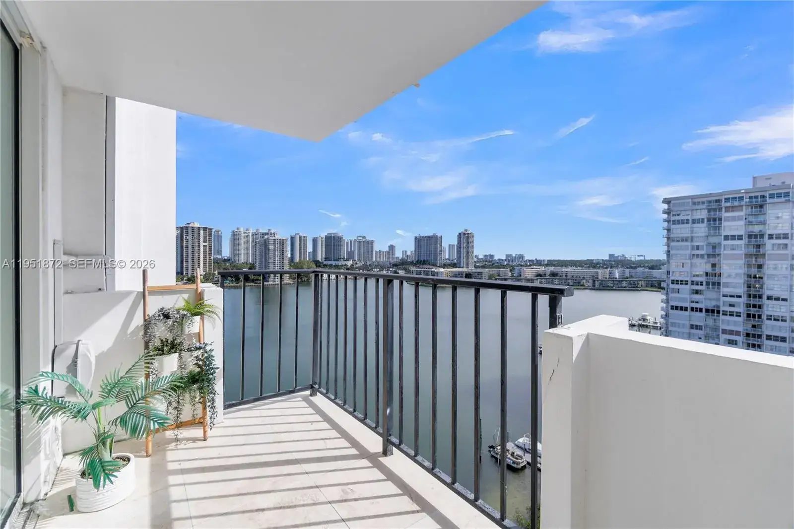 2 bedroom 2 bath Residential for sale at 2780 NE 183rd St, Aventura FL 33160