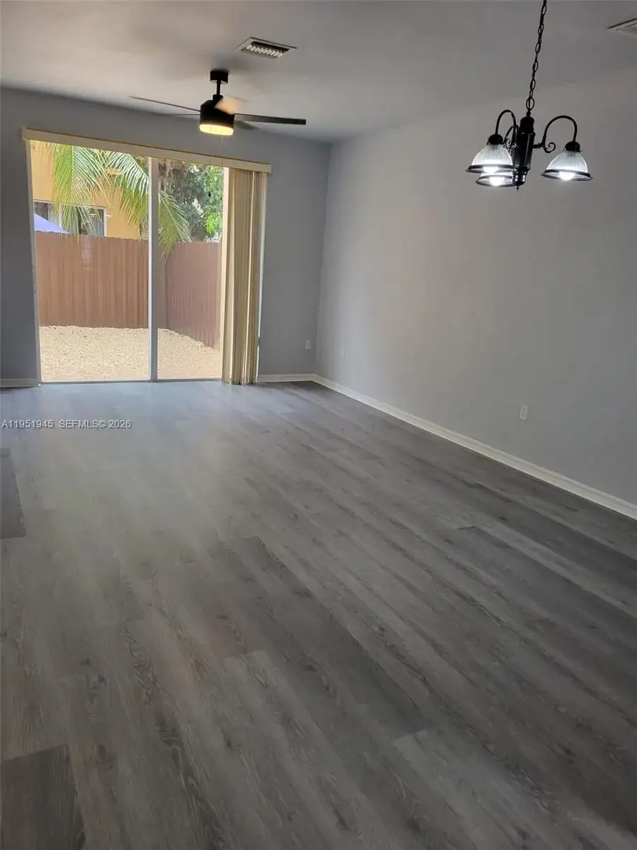 3 bedroom 3 bath Residential for sale at 751 SE 2nd St, Homestead FL 33030