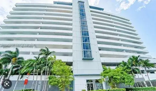 1 bedroom 1 bath Residential for sale at 36 NW 6th Ave # 603, Miami FL 33128