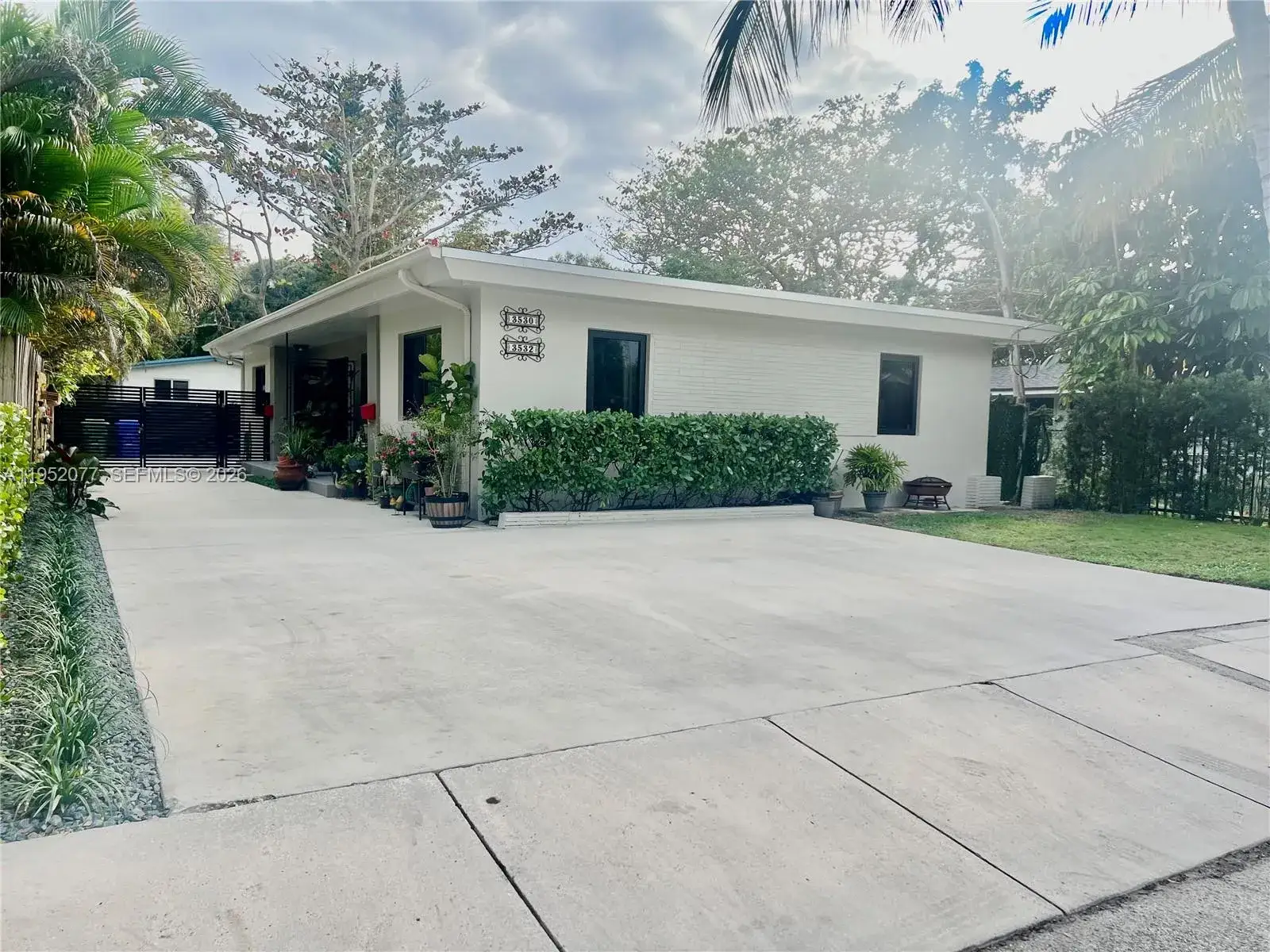 2 bedroom 1 bath Residential Lease for rent at 3532 Thomas Ave # 3532, Miami FL 33133