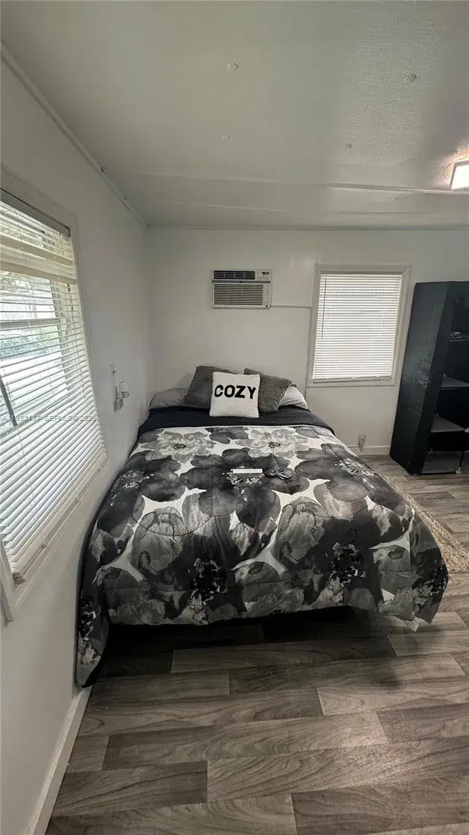 1 bath Residential Lease for rent at 601 NE 4th Ct # 7A, Hallandale Beach FL 33009