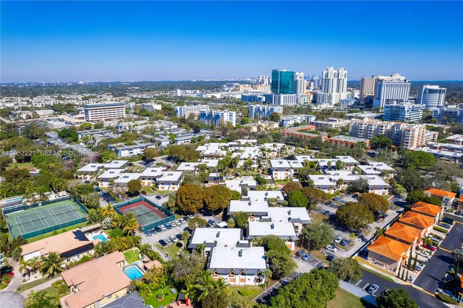 1 bedroom 1 bath Residential for sale at 9490 SW 77th Ave # N1, Miami FL 33156