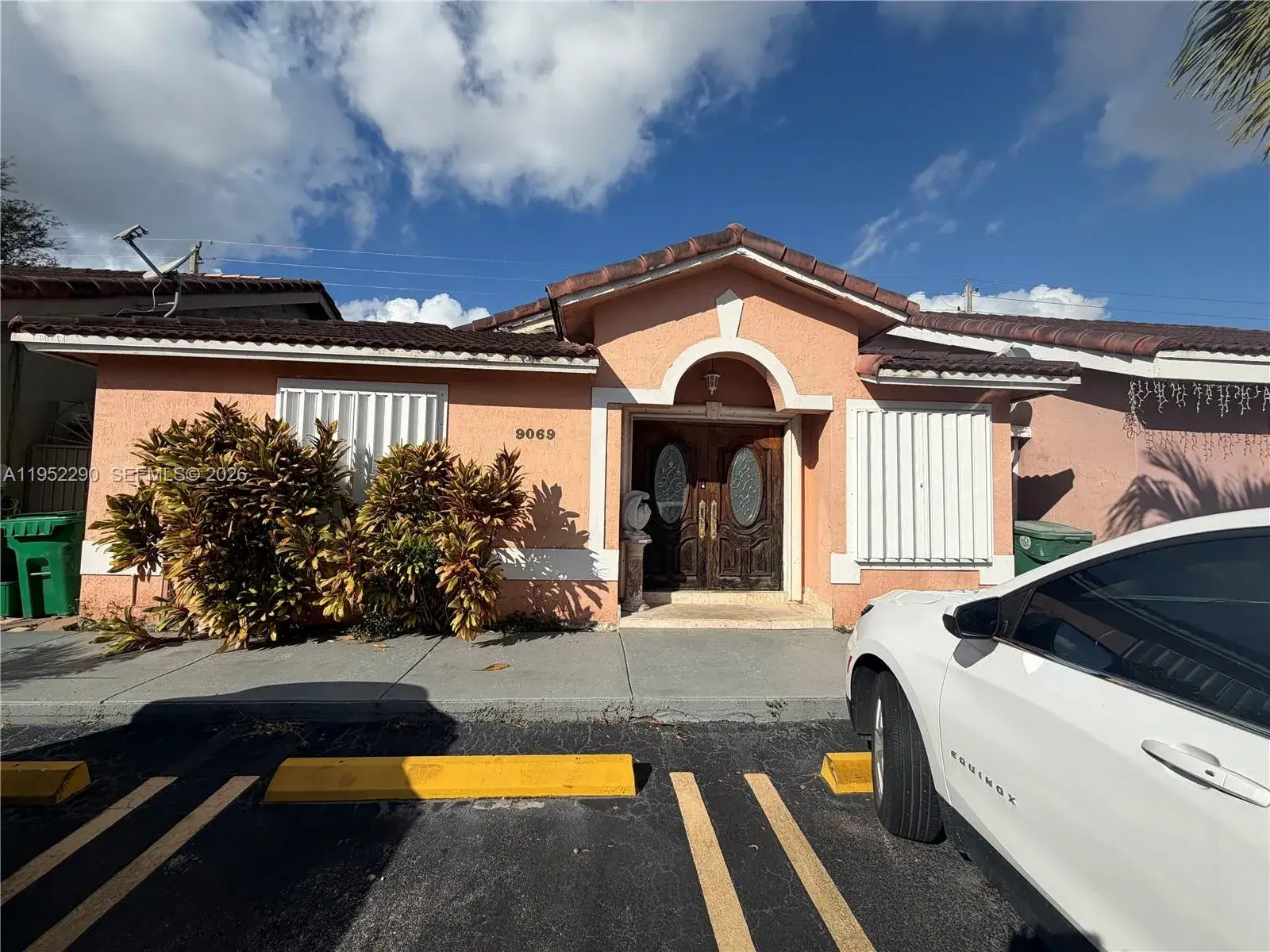 3 bedroom 2 bath Residential for sale at 9069 NW 121st Ter # 81, Hialeah Gardens FL 33018