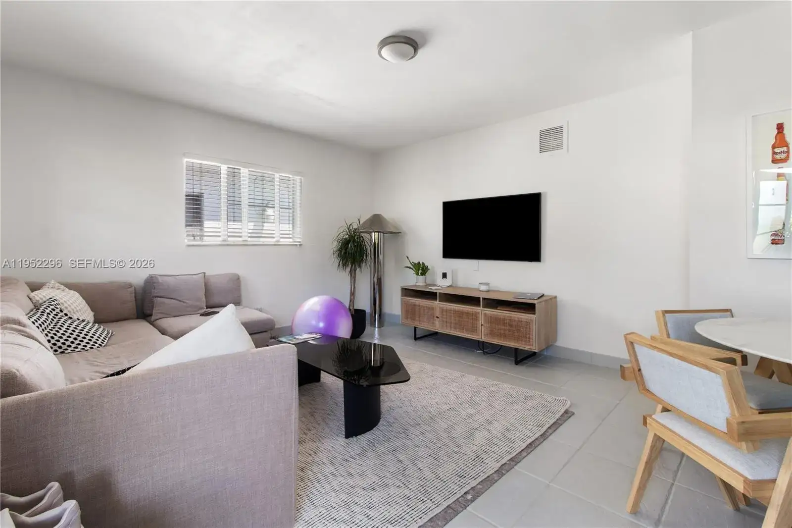 1 bedroom 1 bath Residential Lease for rent at 1050 7th St # 3, Miami Beach FL 33139