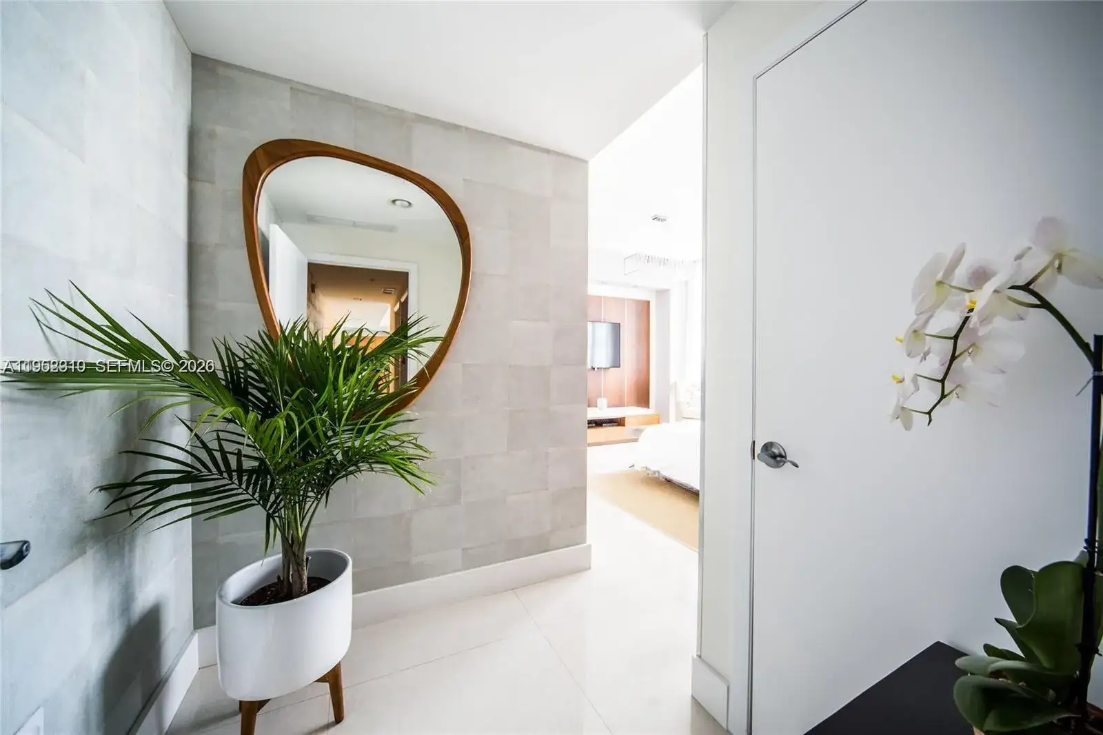 2 bedroom 2 bath Residential Lease for rent at 244 Biscayne Blvd # 4407, Miami FL 33132