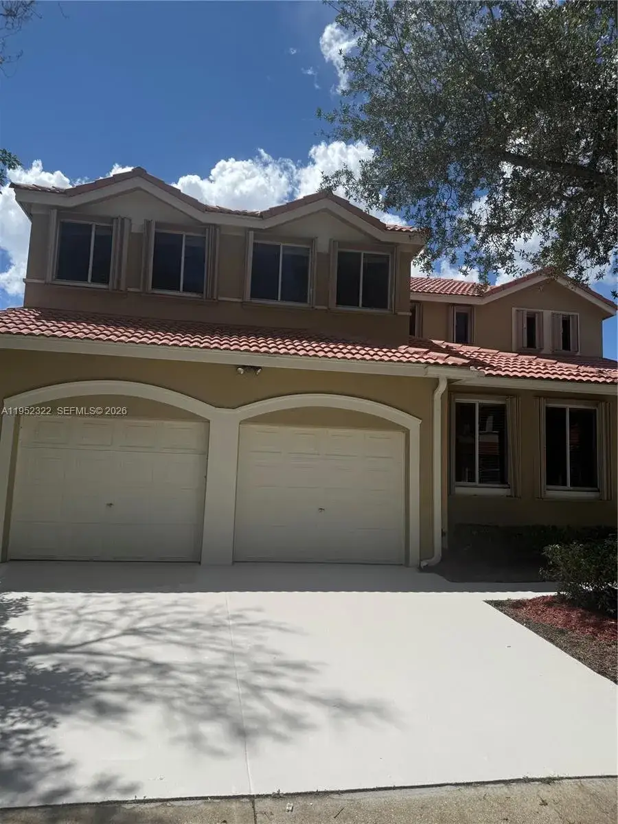 4 bedroom 3 bath Residential Lease for rent at 1288 Camellia Cir, Weston FL 33326